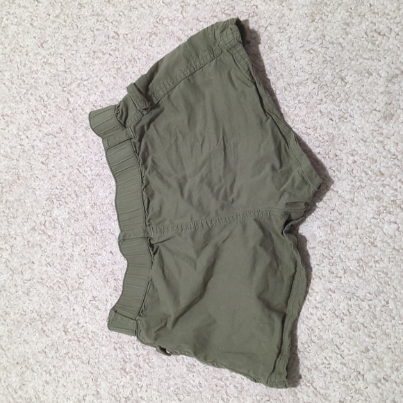 Vanilla Star size small green shorts - Picture 2 of 5